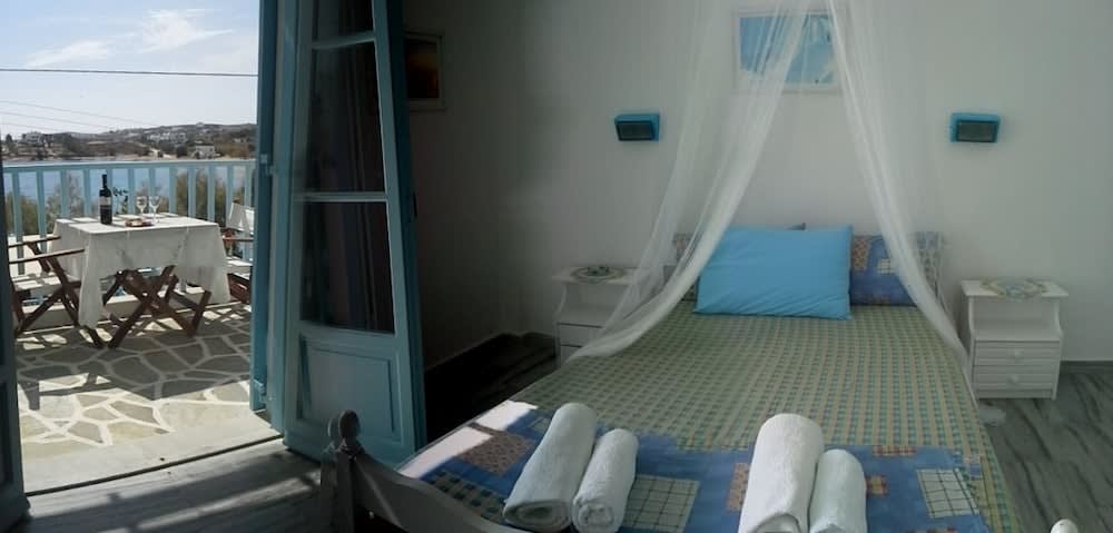 Paros Carmel studio-apartment 5