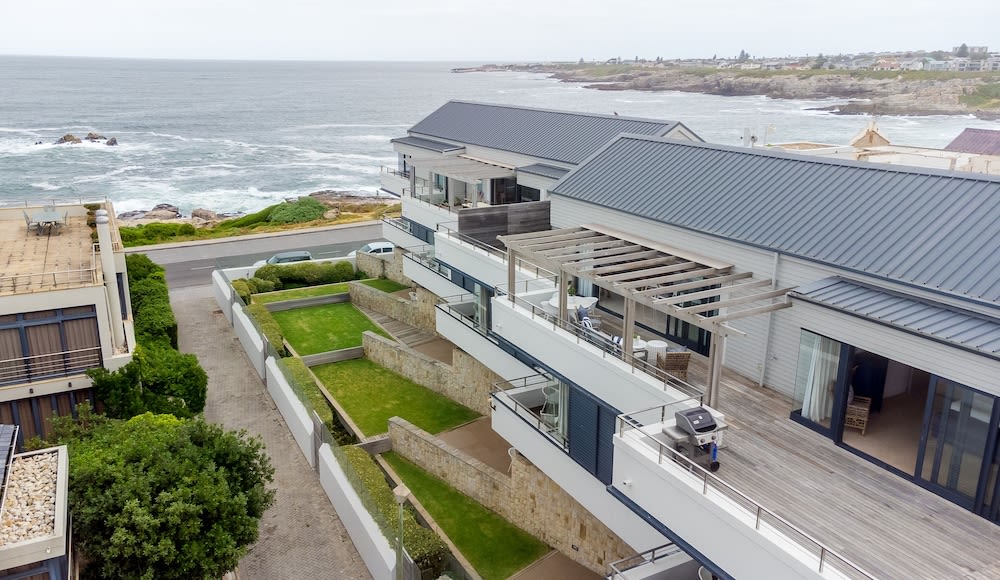 Le Paradis Penthouse 1