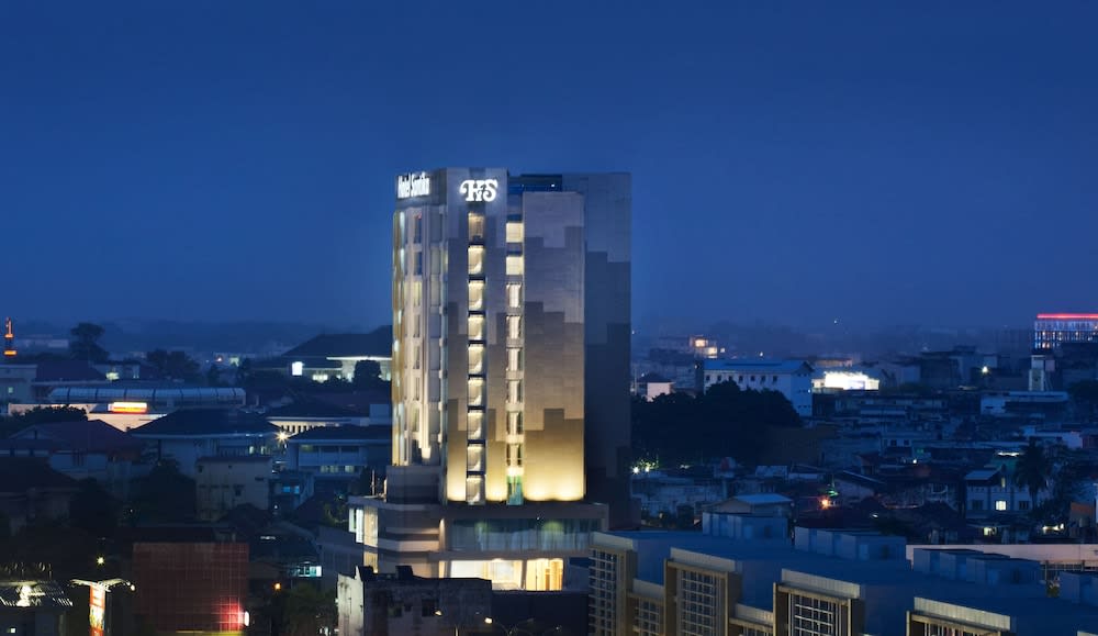 Hotel Santika Radial Palembang 1