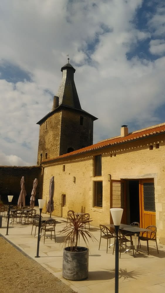 Le Vieux Chateau 2