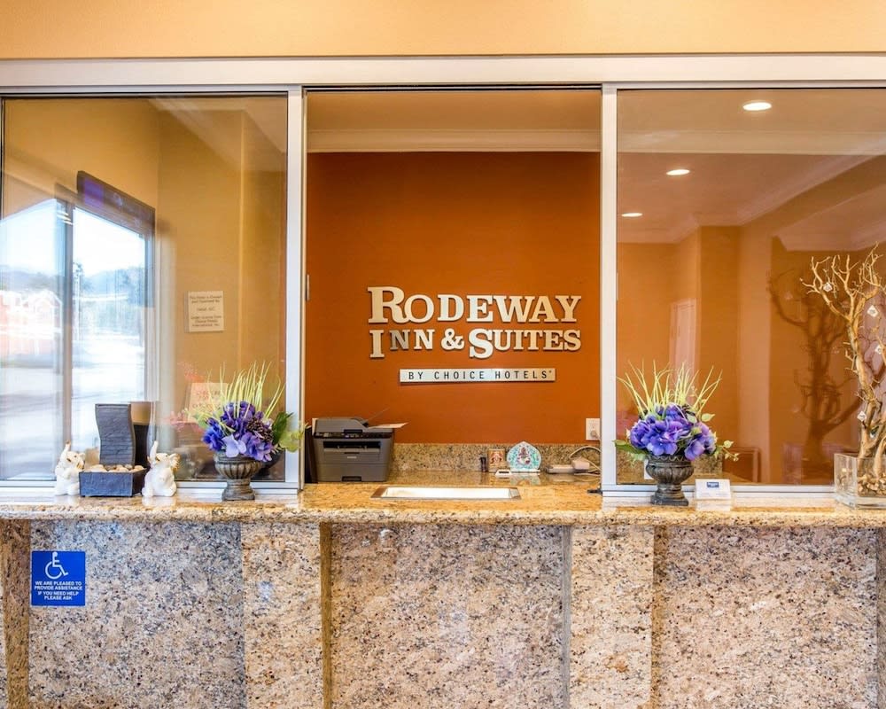 Rodeway Inn & Suites Corona 3