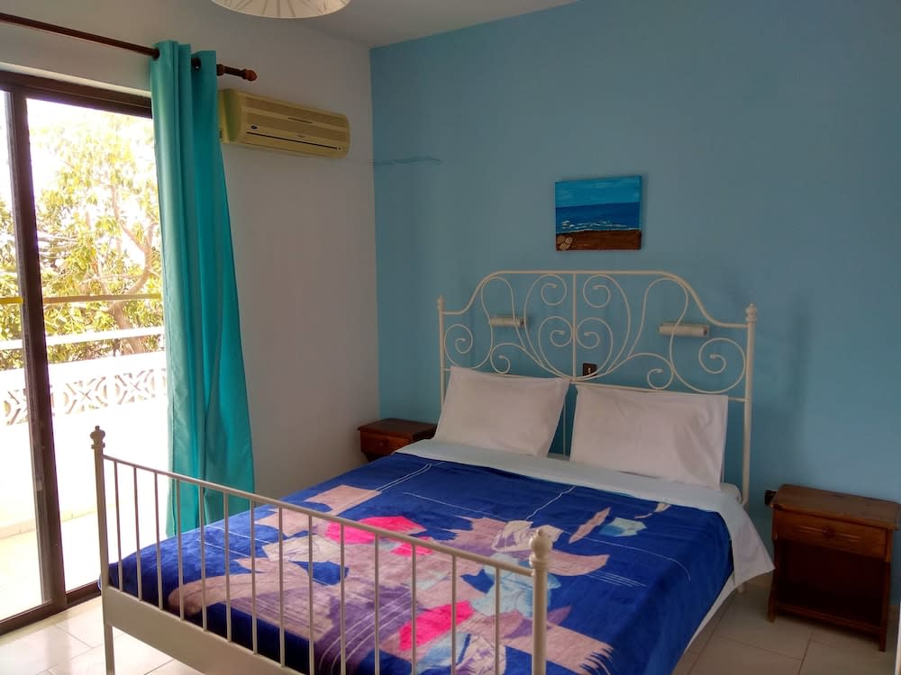 Dolphin Apartments 3