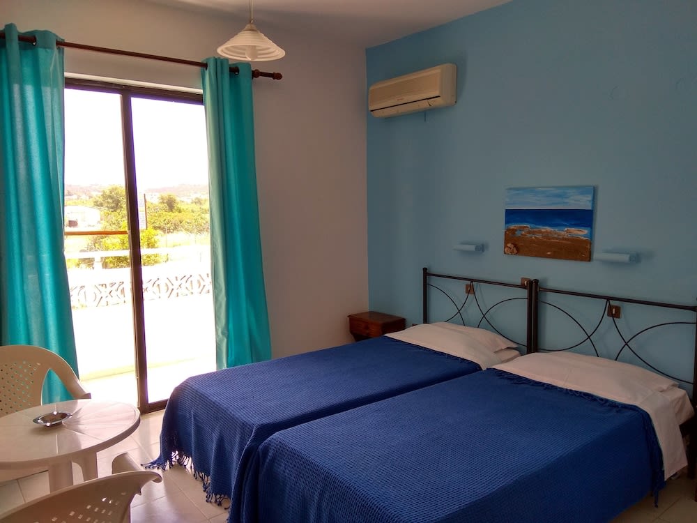 Dolphin Apartments 2