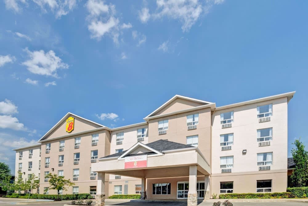 Super 8 by Wyndham Barrie South 1