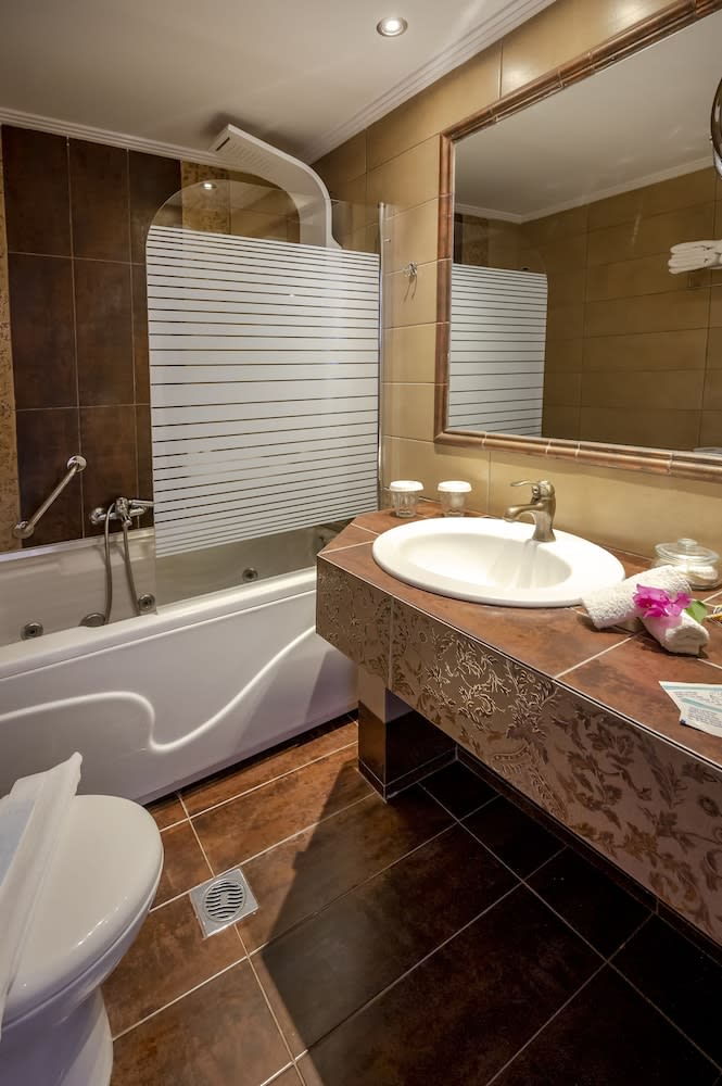 Peridis Family Resort 5