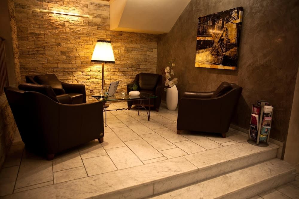 Apartments Atomis Hotel Düsseldorf City 5