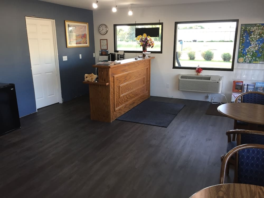 Travelodge by Wyndham Spirit Lake/Okoboji 2