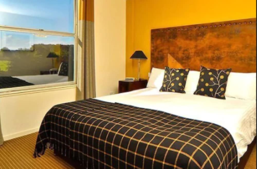 Eight Acres Hotel 1