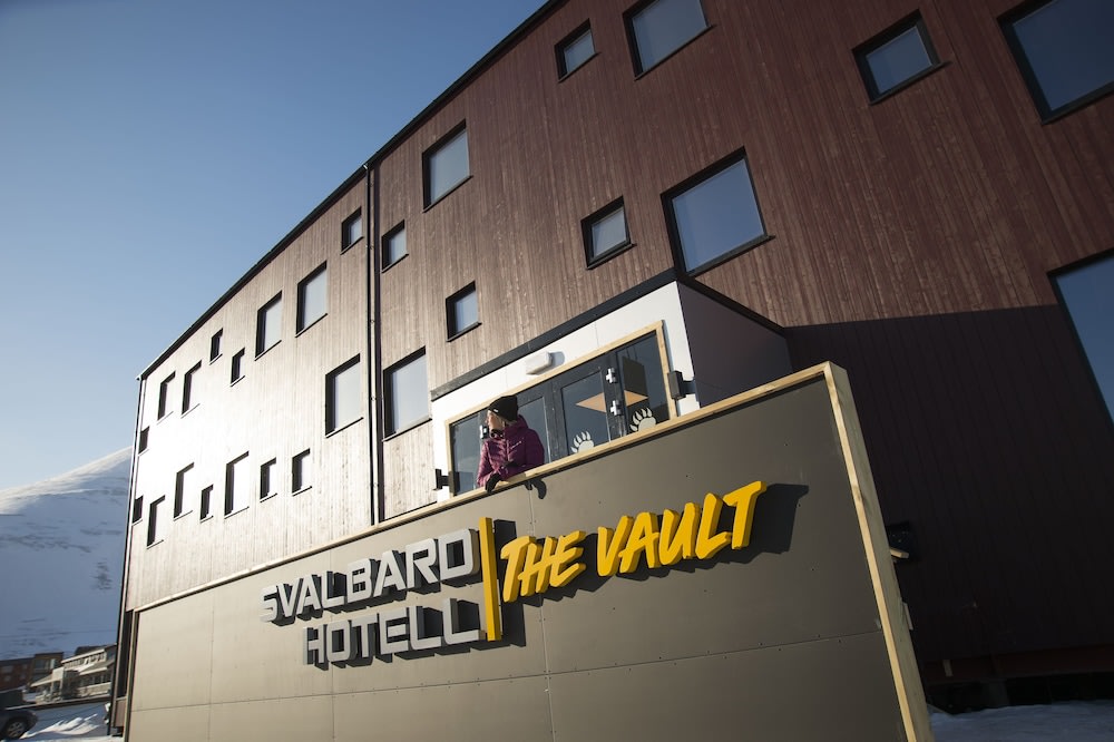 Svalbard Hotell | The Vault 1