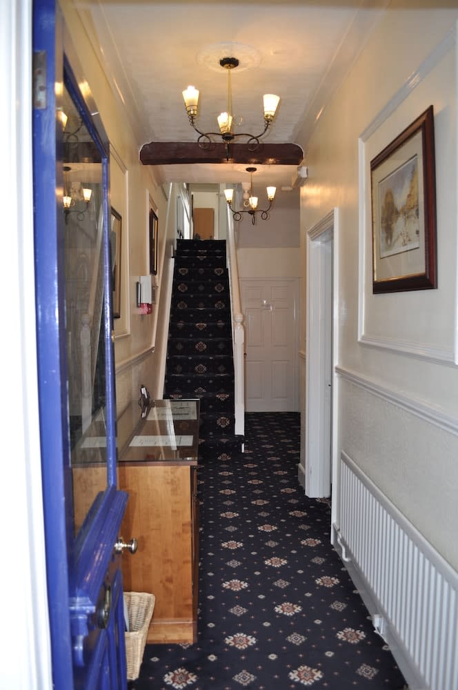 Avoncot Guest House 2
