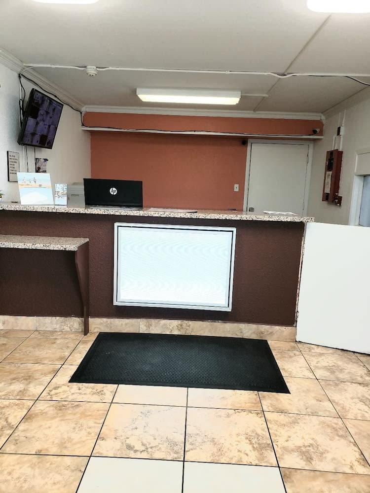Econo Lodge Mineral Wells 2
