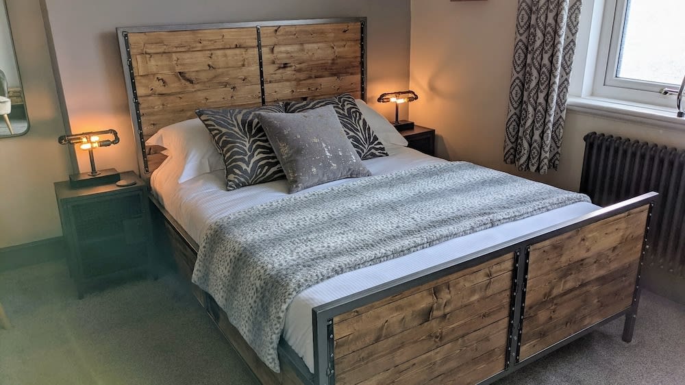 Oaklands Guest House 2