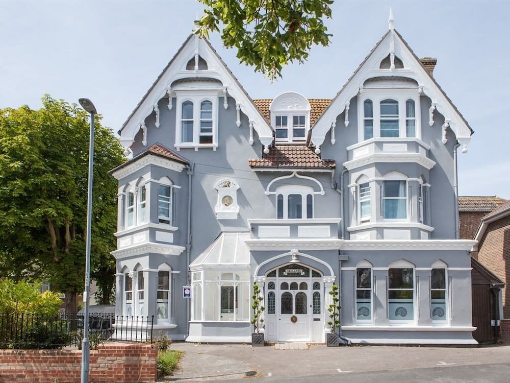 Oaklands Guest House 1