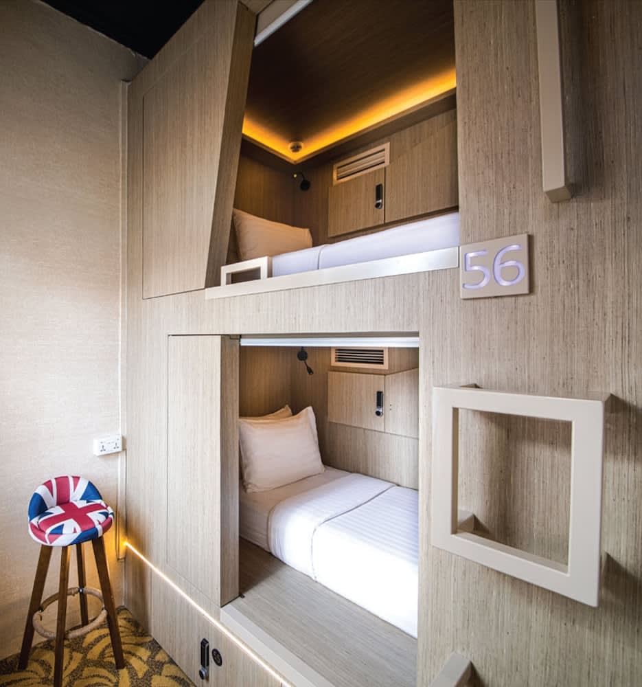 CUBE Boutique Capsule Hotel at Kampong Glam 1
