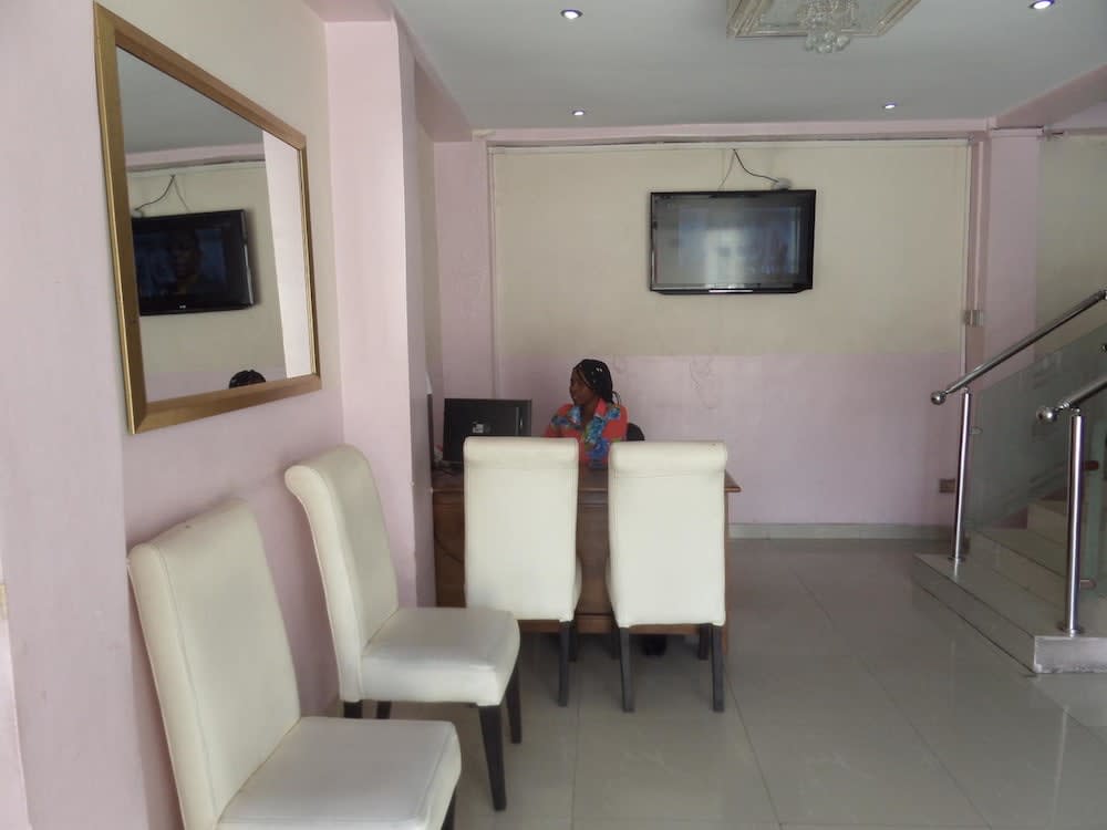 Prumssy Hotel 2
