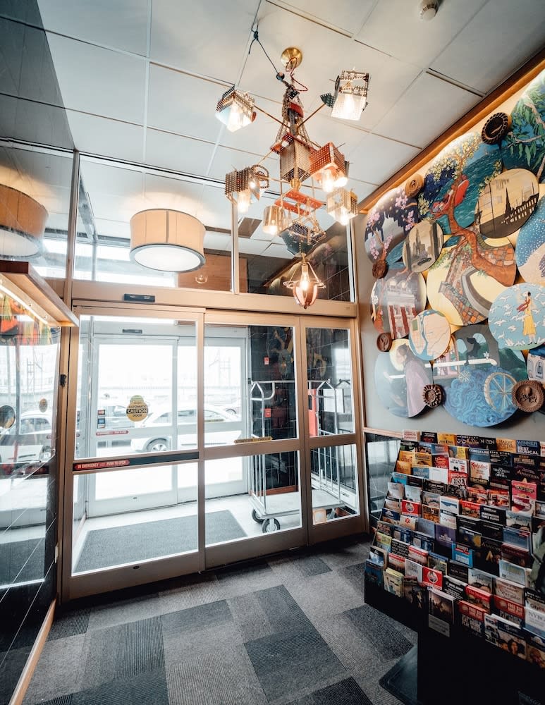 Feather Factory Hotel 3