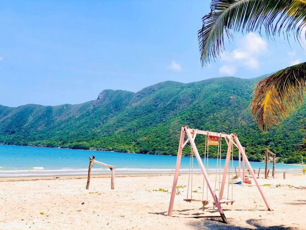 Tan Son Nhat Con Dao Resort 1