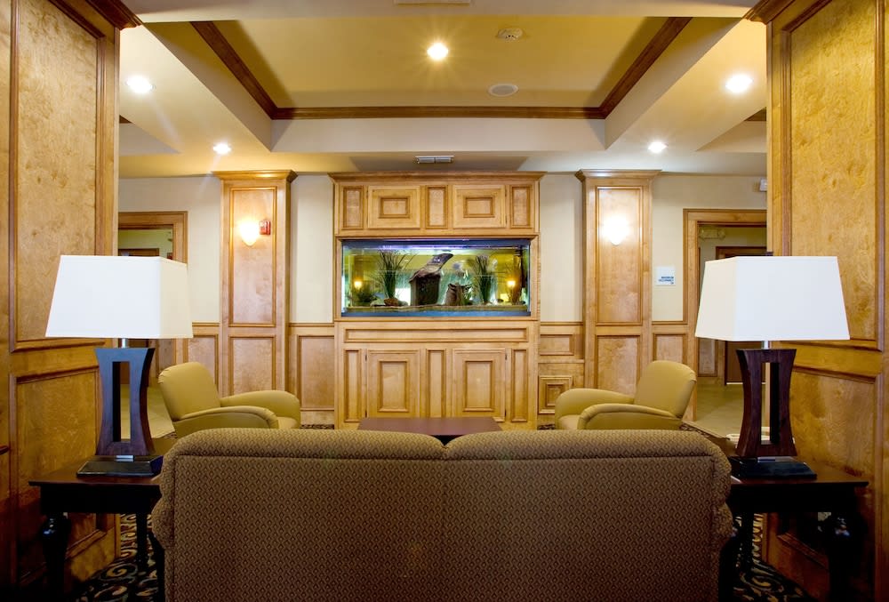 Holiday Inn Express & Suites KINGSVILLE by IHG 1