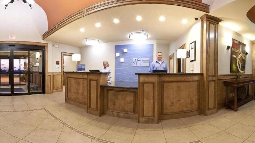 Holiday Inn Express & Suites KINGSVILLE by IHG 2