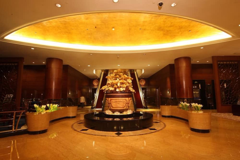 Kunming Green Lake Hotel 2