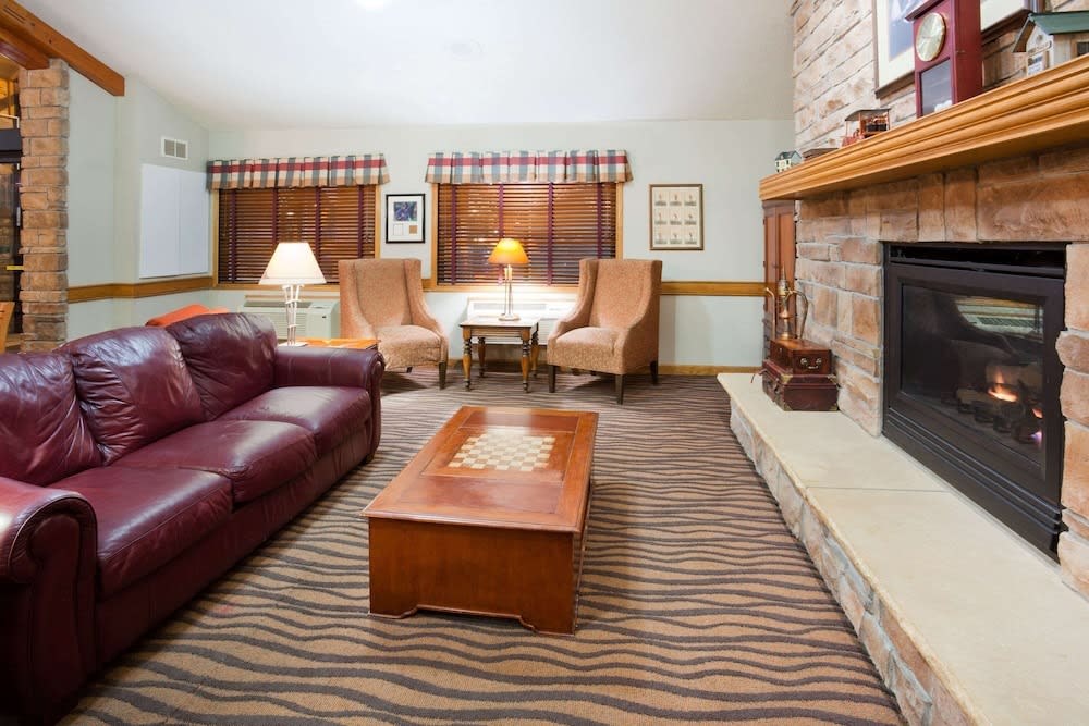 AmericInn by Wyndham Coon Rapids 4