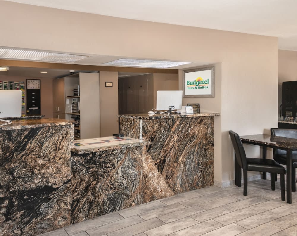 Econo Lodge Inn & Suites Yuma 2
