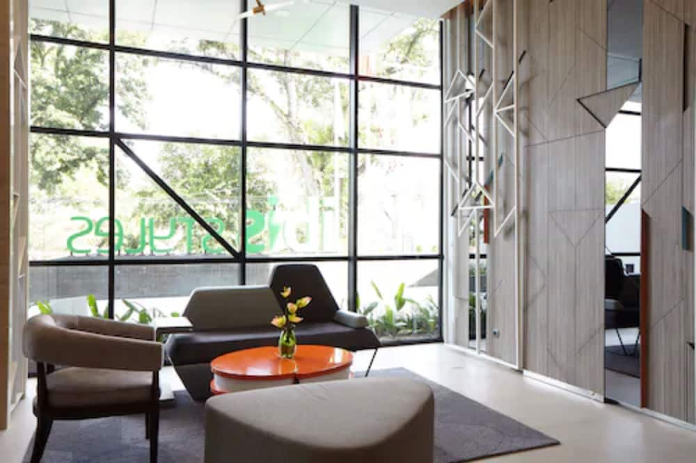 ibis Styles Medan Pattimura 4