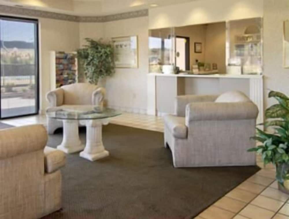 Econo Lodge Franklin 1