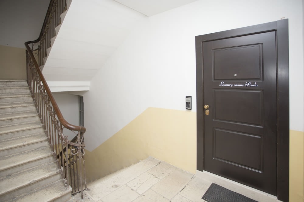 Luxury rooms Paula - in the old town 2