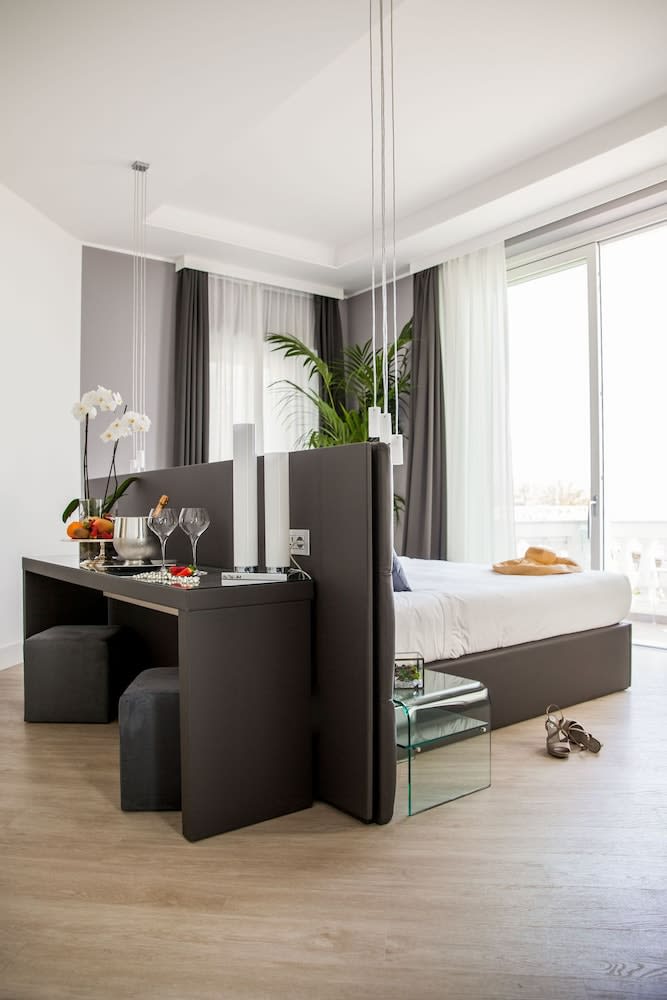 Sanremo Luxury Suites 3