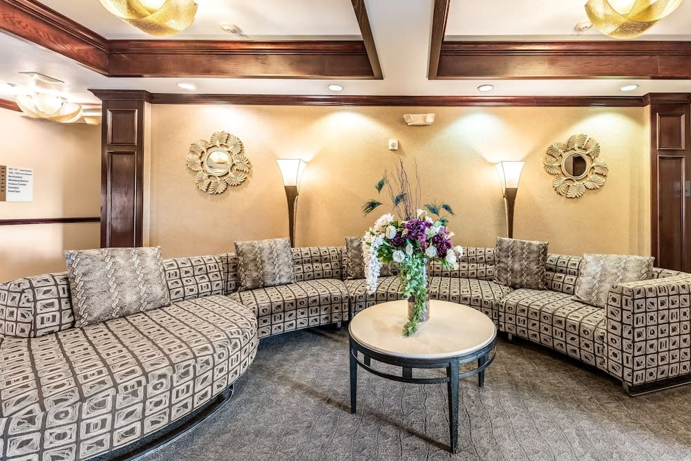Red Lion Inn & Suites Mineral Wells 2