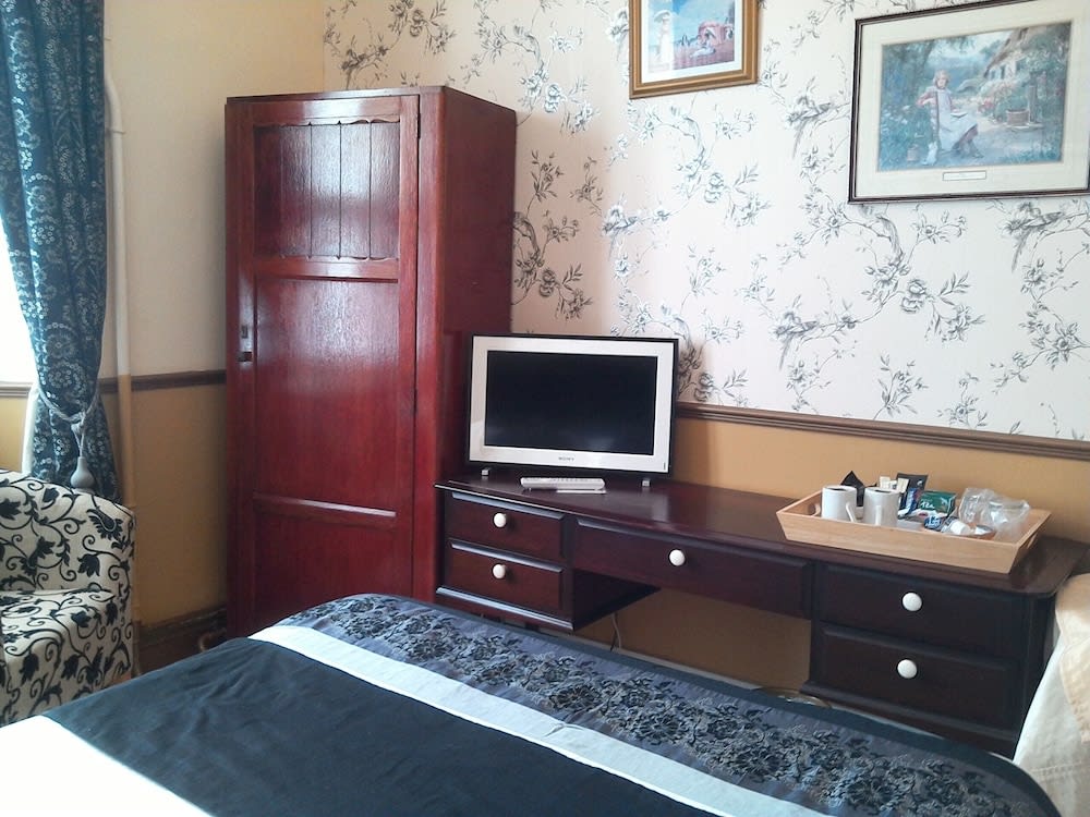 Meare Manor 2