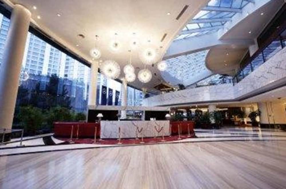 Furama Hotel Dalian 2