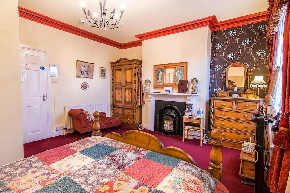Creston Villa Guest House, Lincoln Best deals