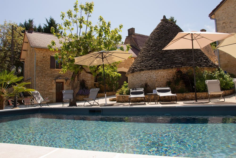 Aux Bories de Marquay, chambres d'hôtes B&B avec piscine et SPA près de Sarlat 1
