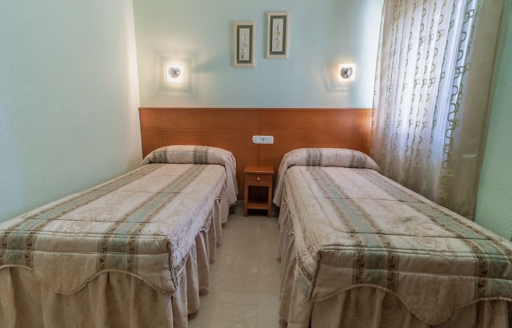 Pensión Isabel by Vivere Stays 3