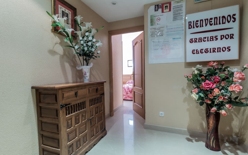 Pensión Isabel by Vivere Stays 2