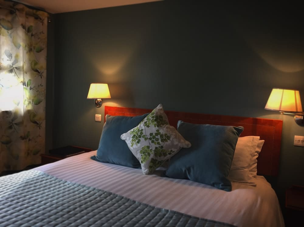 The Corners Inn 1
