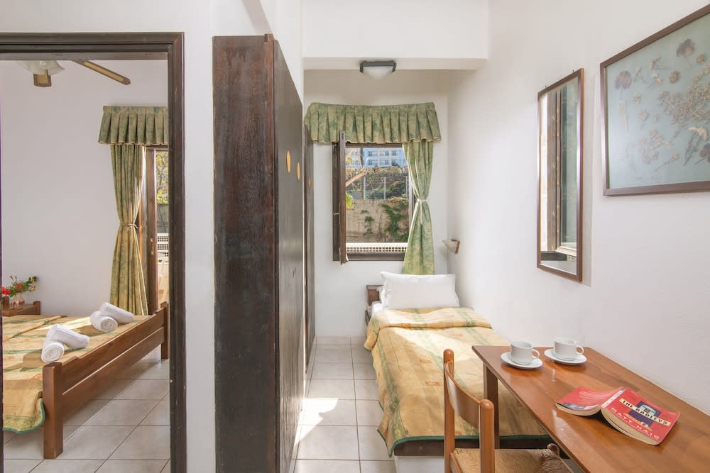 Iliostasi Beach Apartments 3