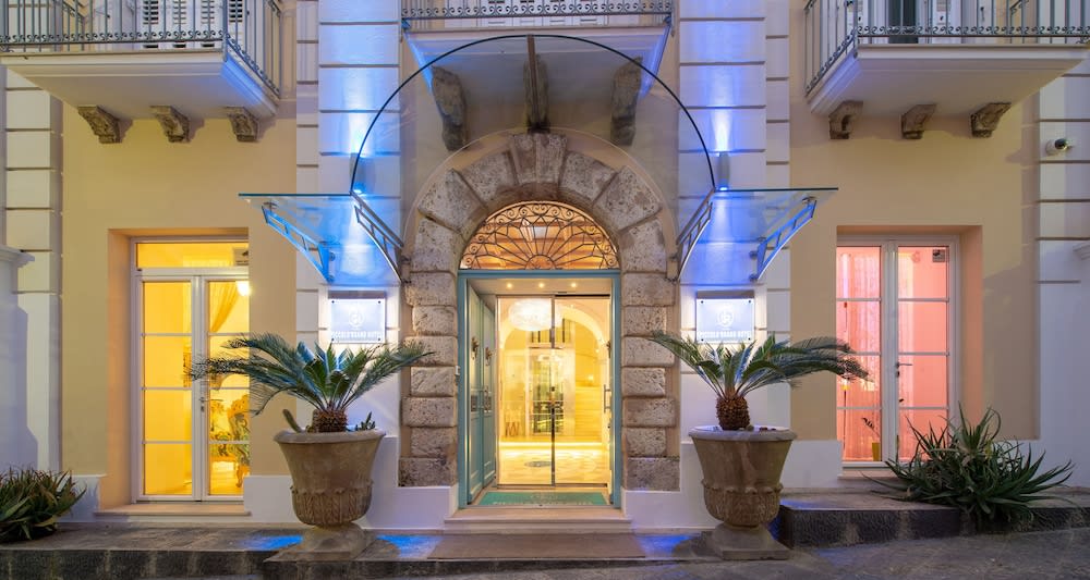 Piccolo Grand Hotel 2