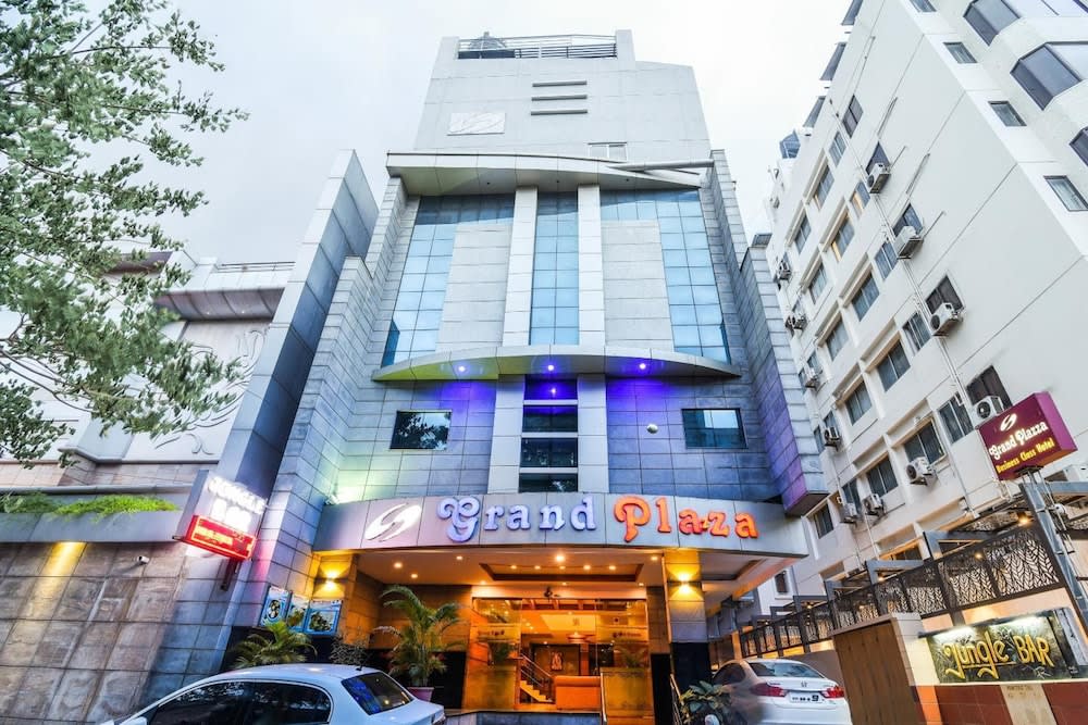 Grand Plaza 1