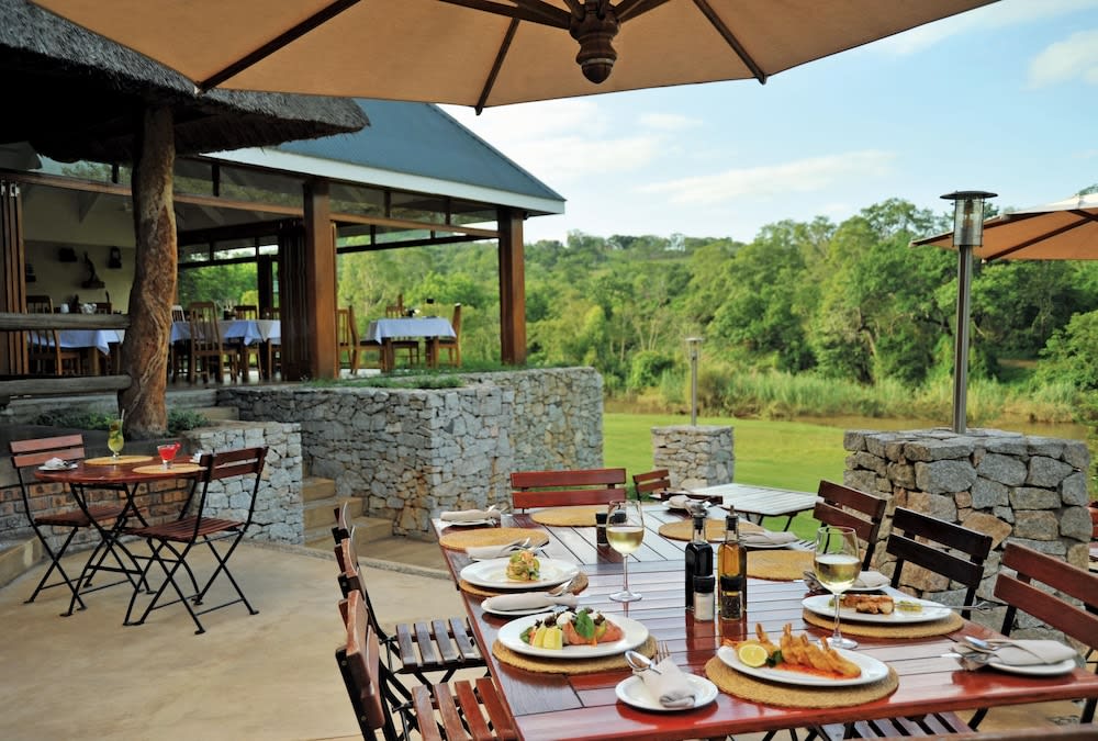 Hippo Hollow Country Estate 1