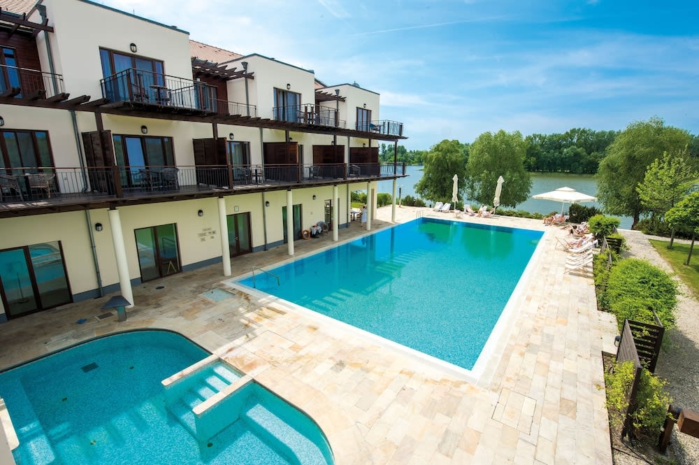 Tisza Balneum Hotel 1