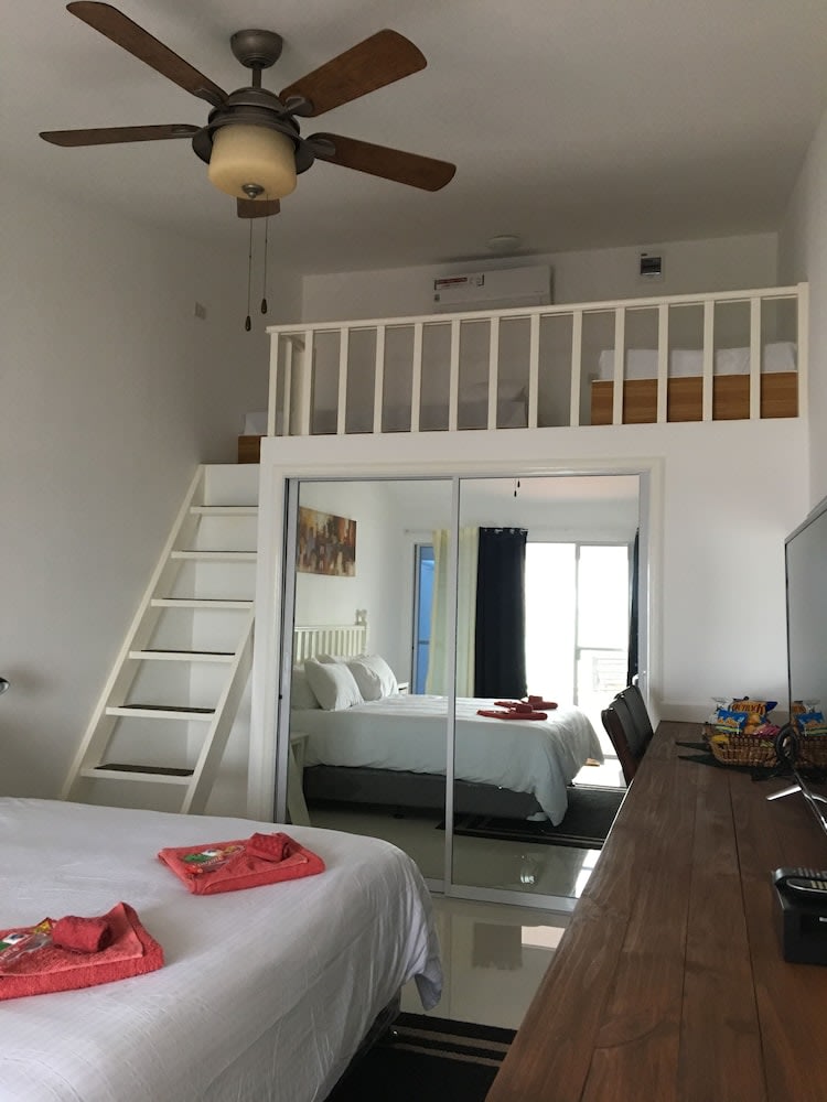 the beachhouse cebu 1