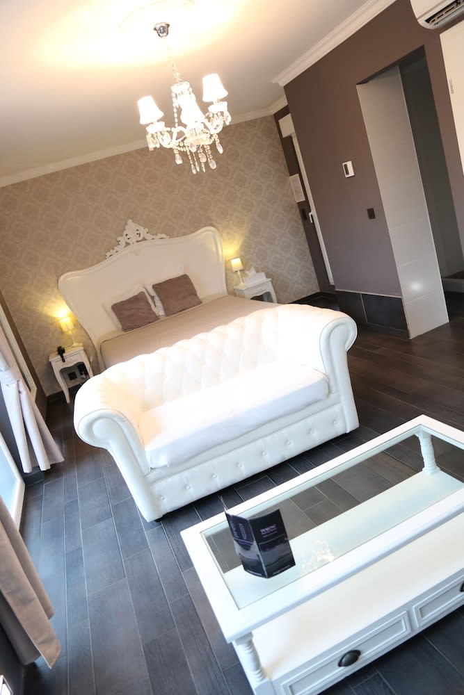 V E R O N E - Rooms & Suites - Liège - Rocourt 1
