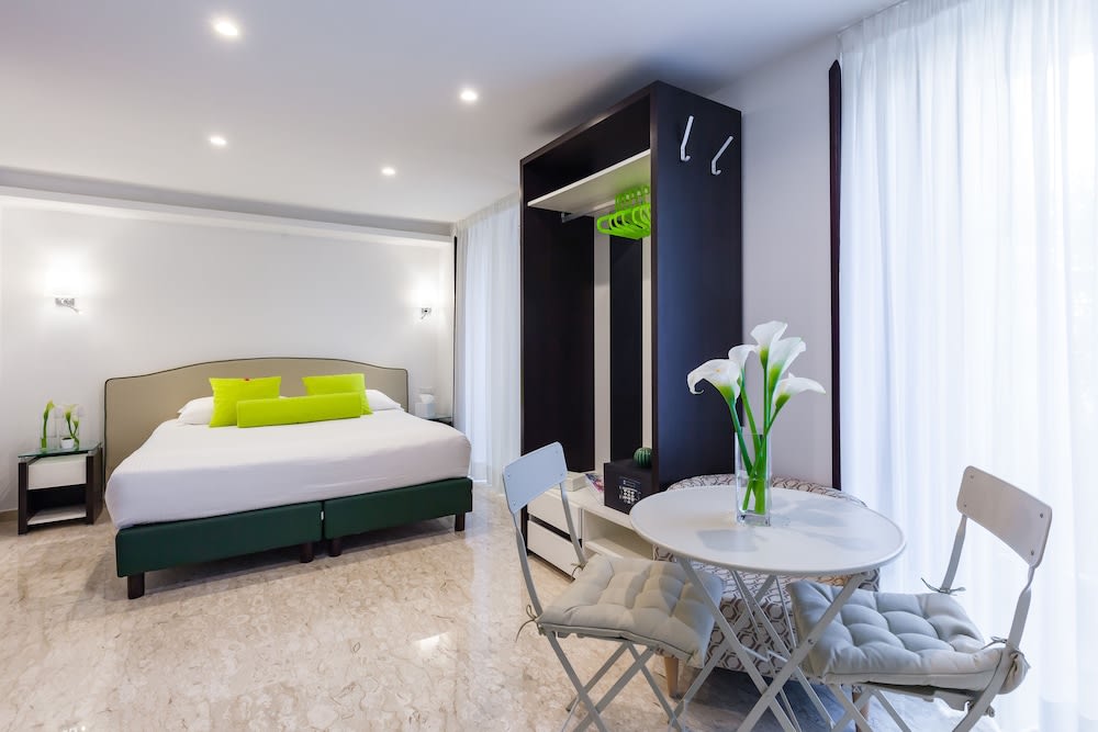 Sorrento Flats 1