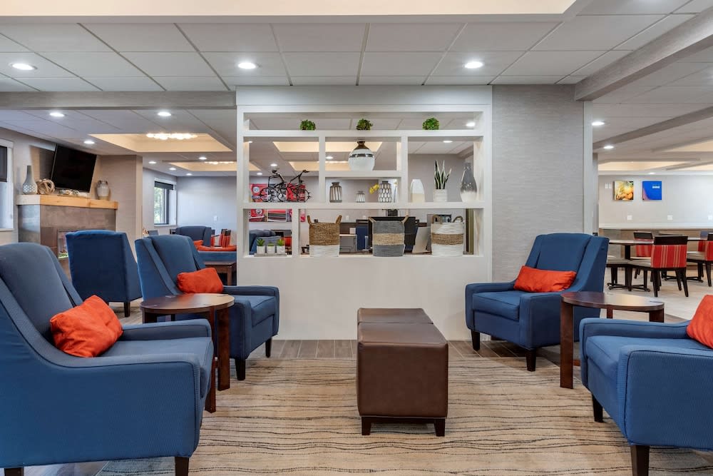 Comfort Inn Near Greenfield Village 2