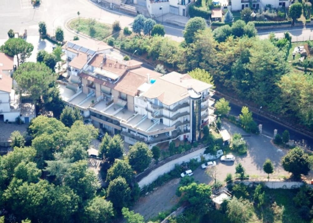 Hotel Cremona 1