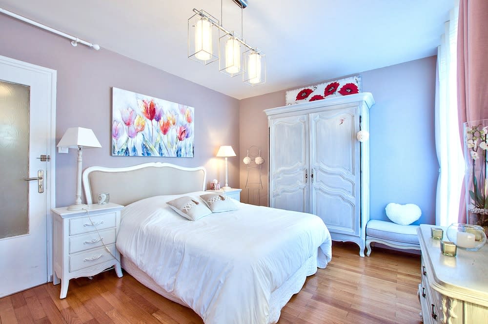 ! A découvrir ! NATURALBNB - Chambres d'hôtes zen au calme - Top confort et reposant - PARKING GRATUIT SECURISE - Garage vélos et motos - OFFERT COPIEUX PETIT DEJEUNER fait maison sucré-salé, local et 2