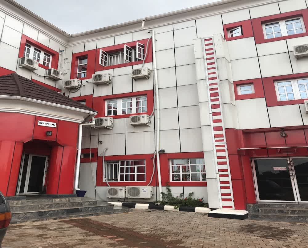 Jim-Eddy Suites 1